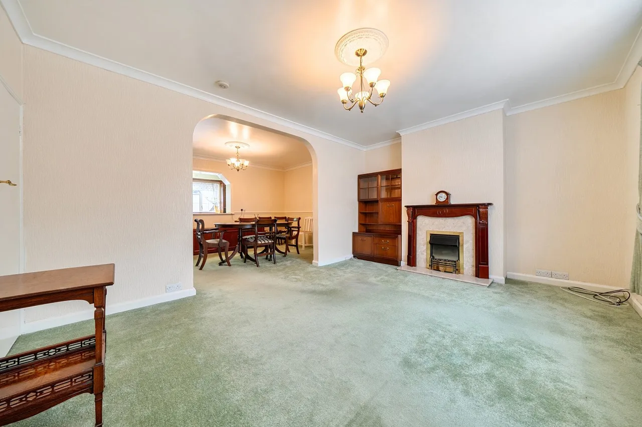 Page Crescent, DA8, photo 18