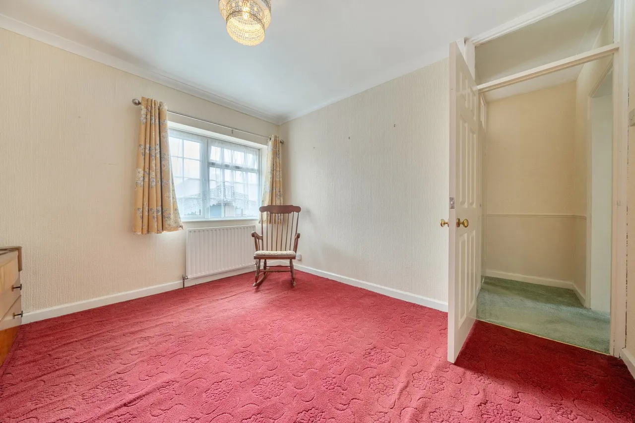 Page Crescent, DA8, photo 12