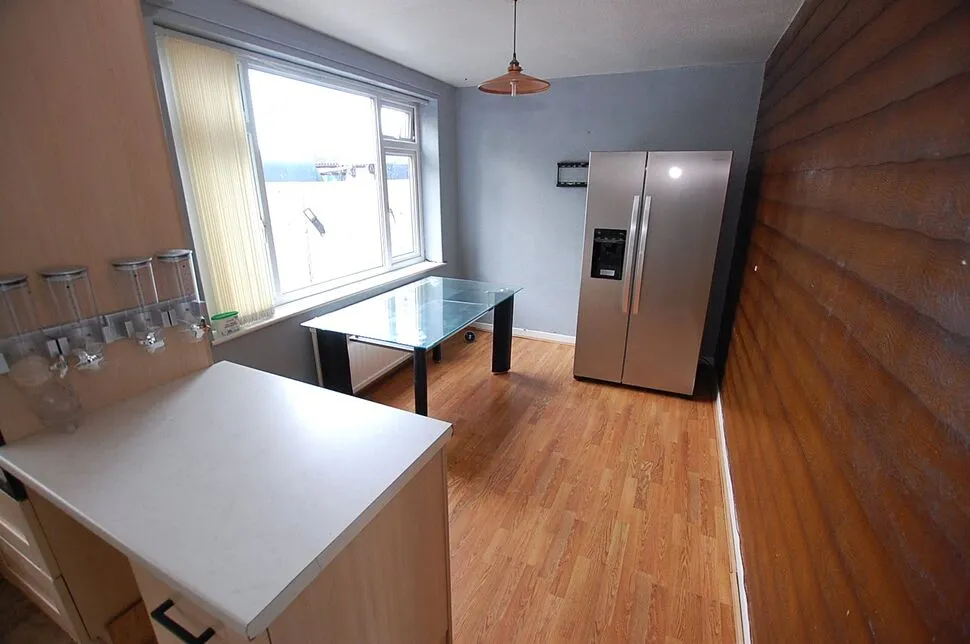 Broadway, Chadderton, OL9, photo 10