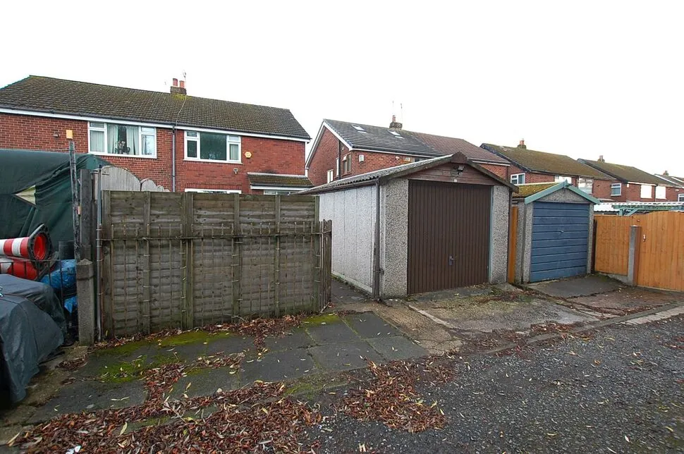 Broadway, Chadderton, OL9, photo 13