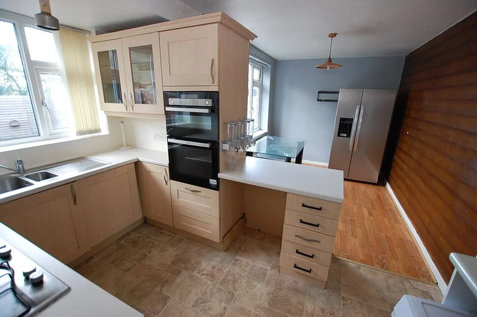 Broadway, Chadderton, OL9, photo 3