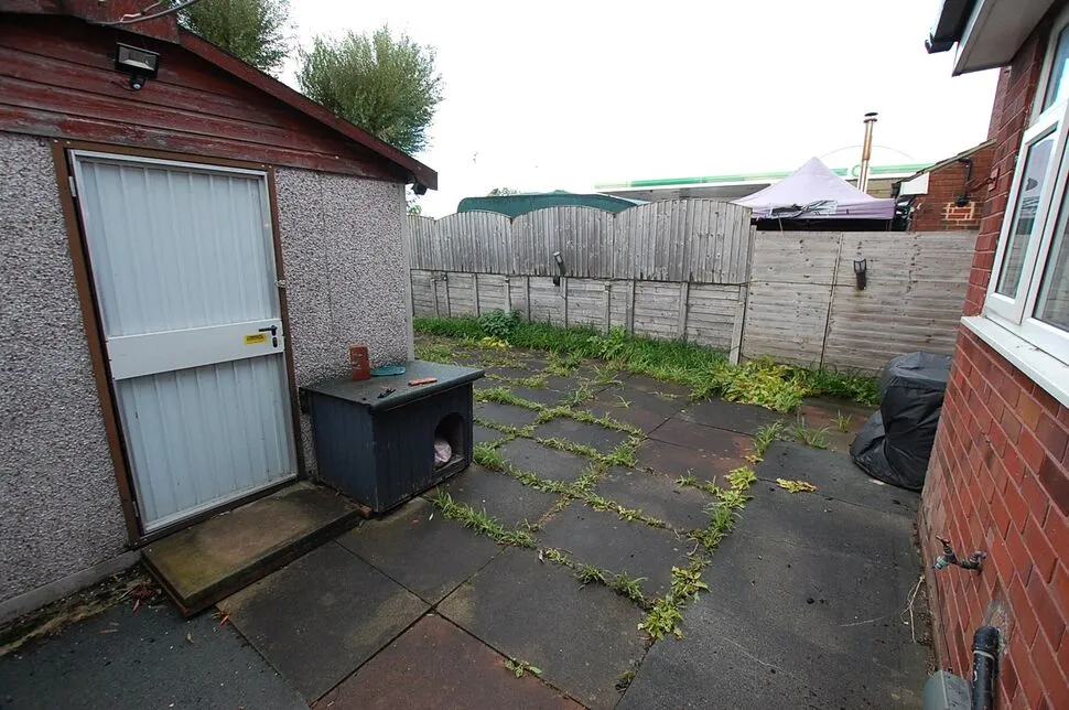 Broadway, Chadderton, OL9, photo 11