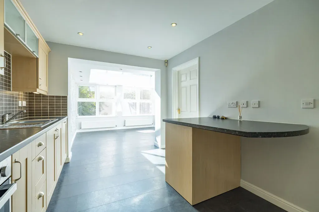 Ultra Avenue, Bletchley, Milton Keynes, Buckinghamshire, MK3 6GY, photo 6