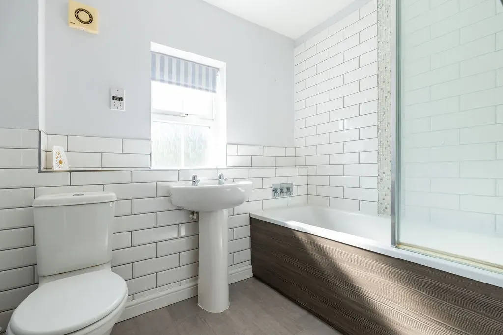 Ultra Avenue, Bletchley, Milton Keynes, Buckinghamshire, MK3 6GY, photo 8