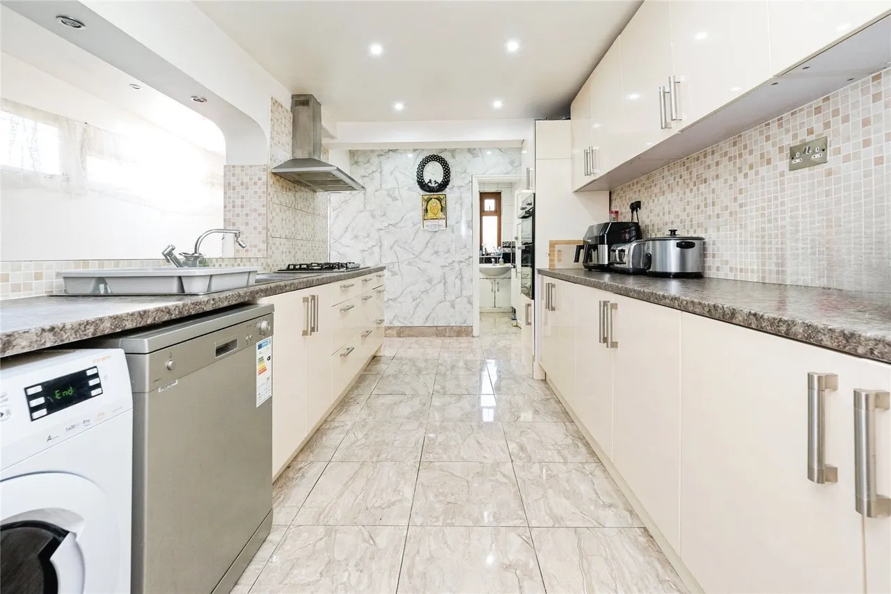 Caistor Park Road, Stratford, London, E15, photo 4