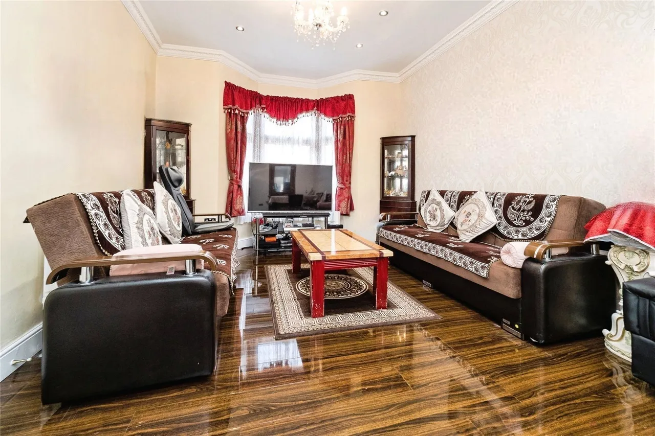 Caistor Park Road, Stratford, London, E15, photo 2