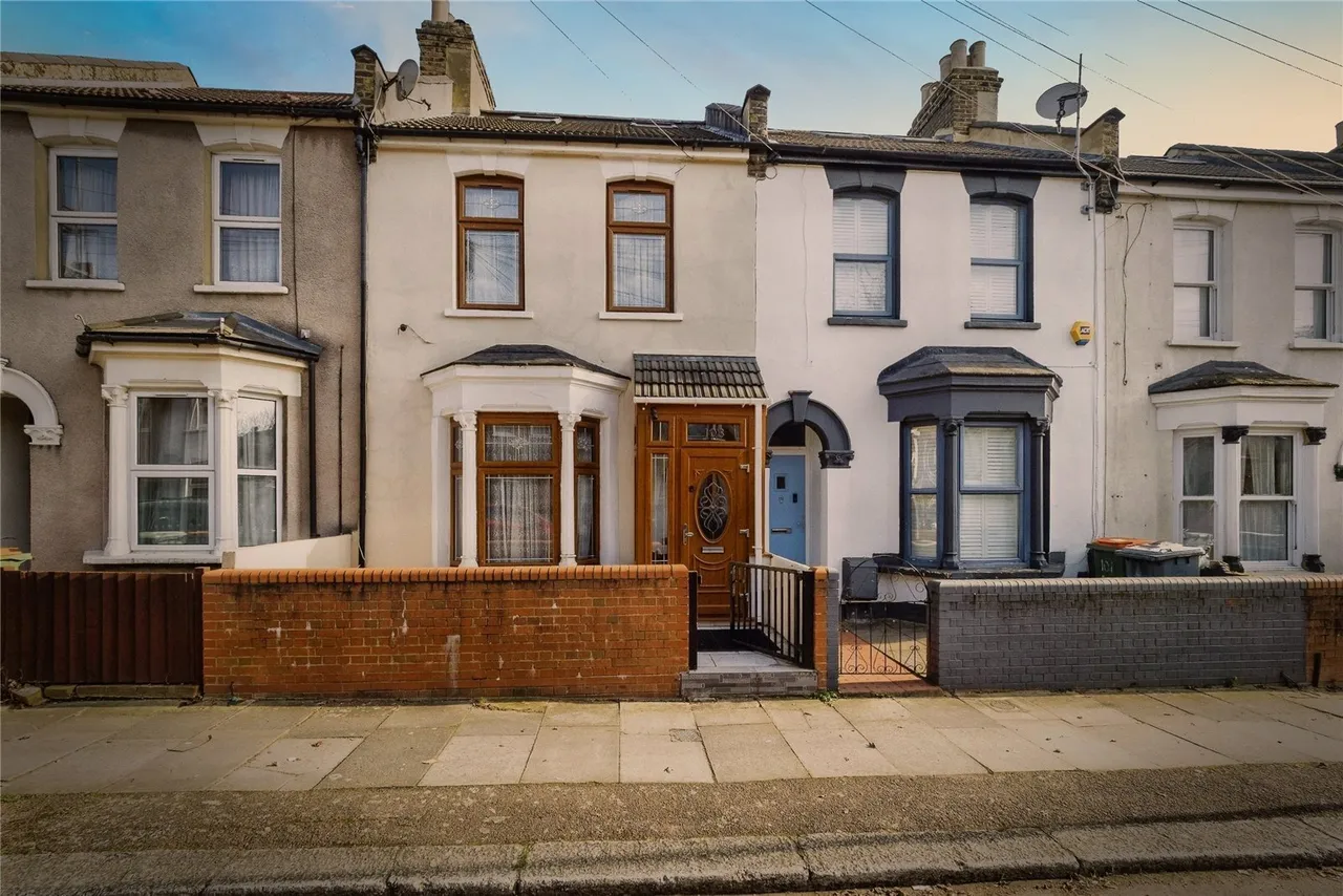 5 bed house for sale — Caistor Park Road, Stratford, London, E15