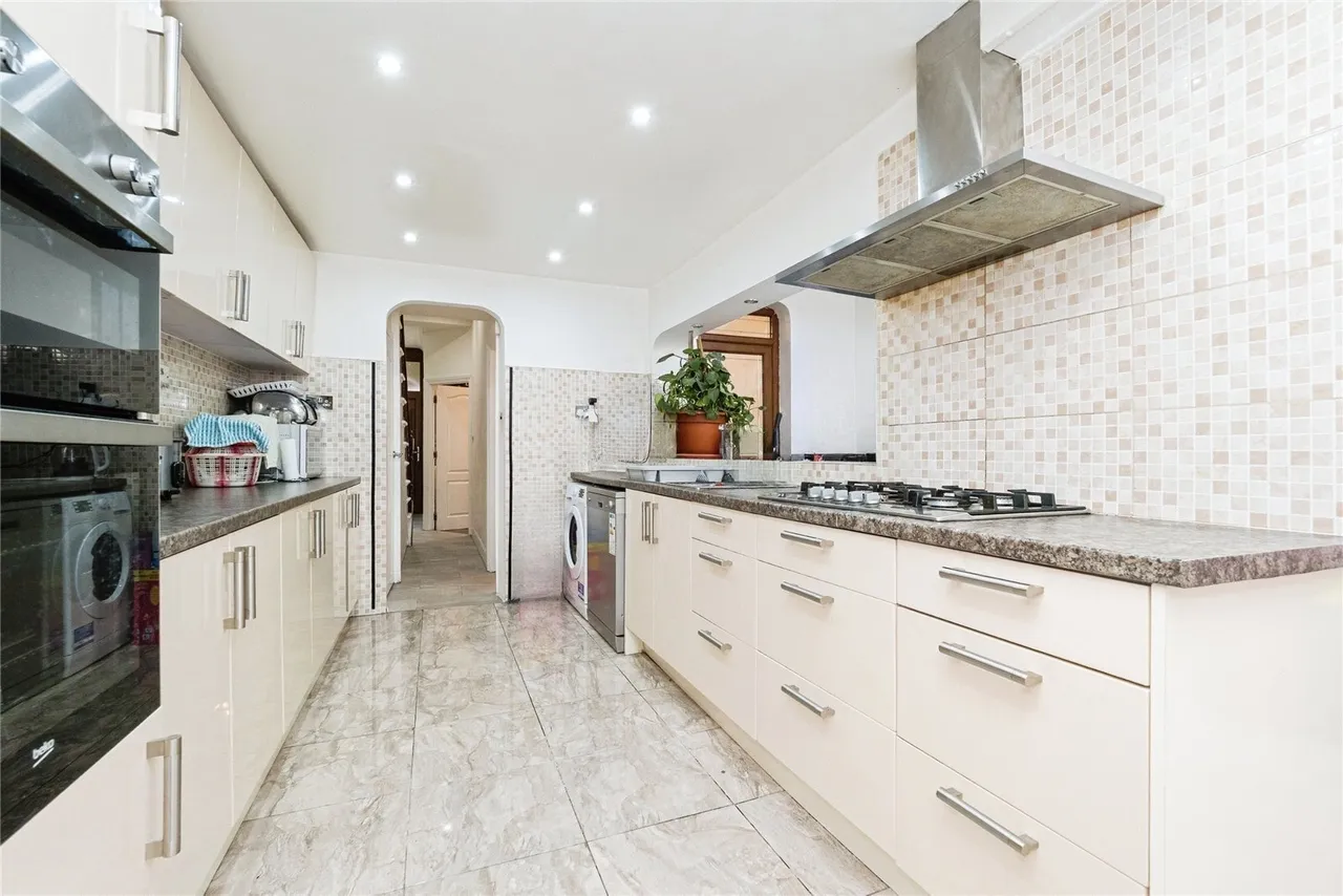Caistor Park Road, Stratford, London, E15, photo 5