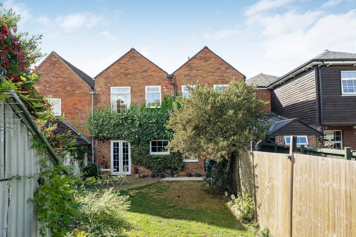 2 bed flat for sale, High Street, Steventon
