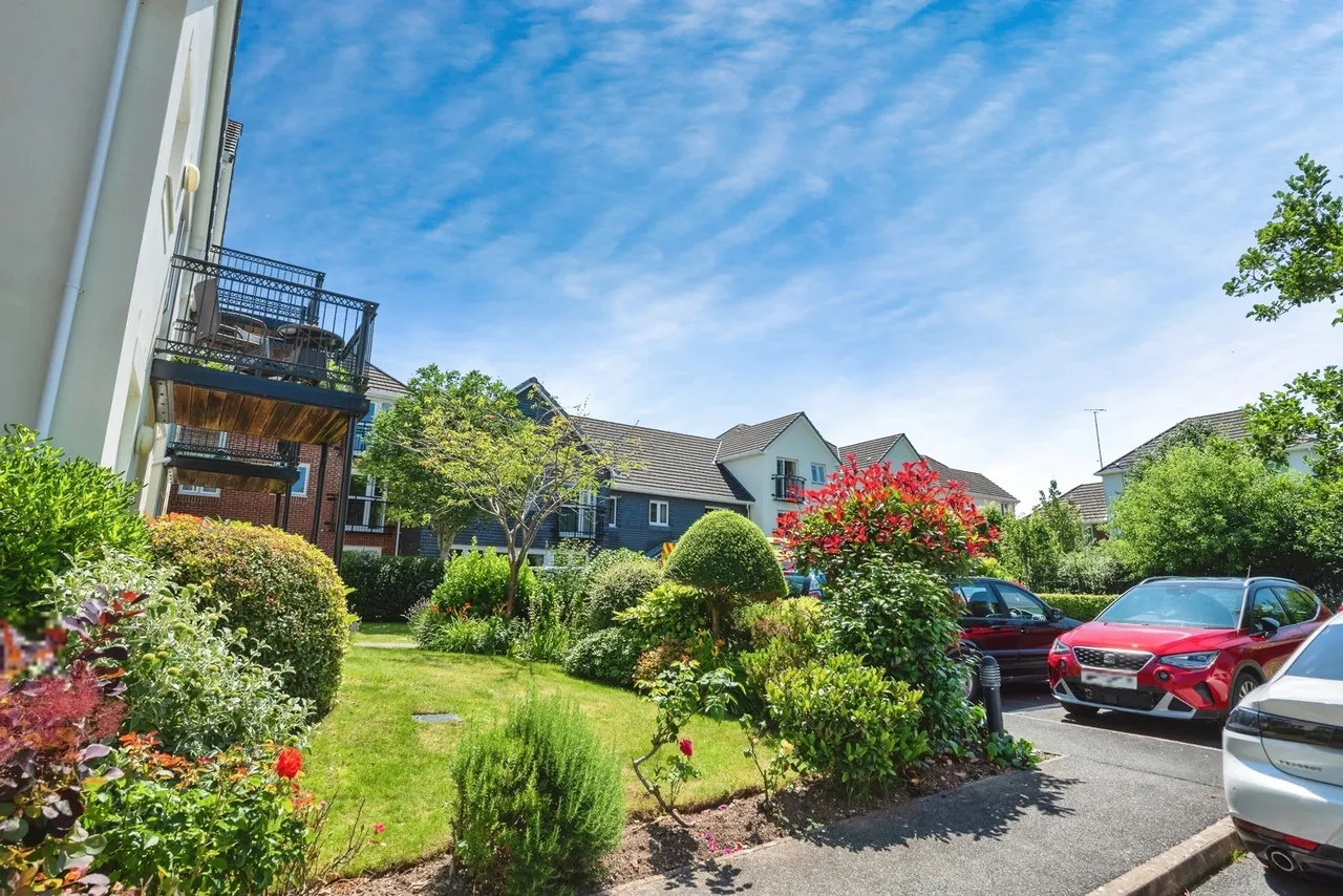 2 bed flat for sale, Fair Park Road, Wadebridge, PL27