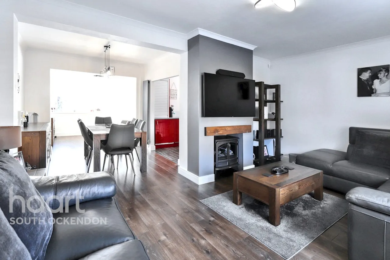 Swale Close, Aveley, RM15, photo 2