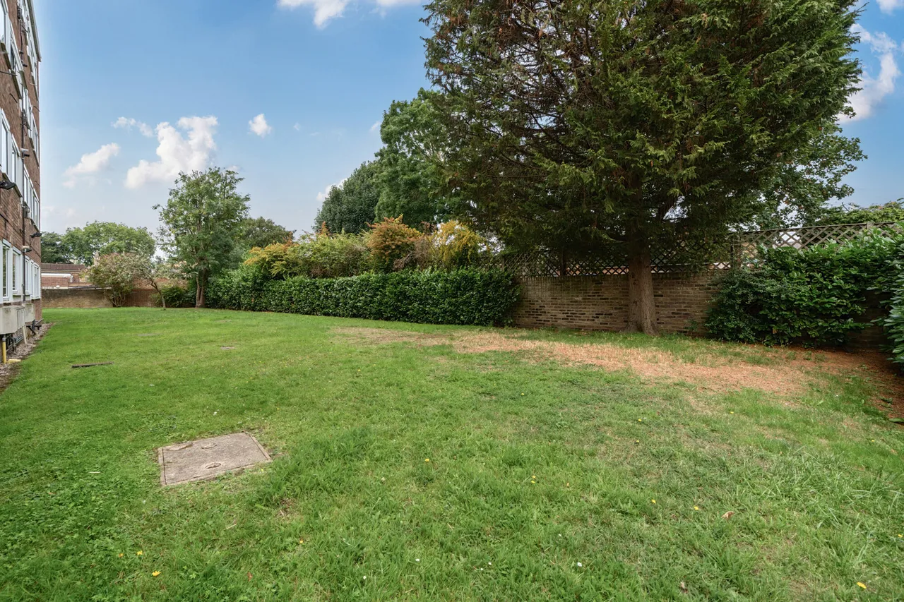Balmain Close, Ealing, W5, photo 15