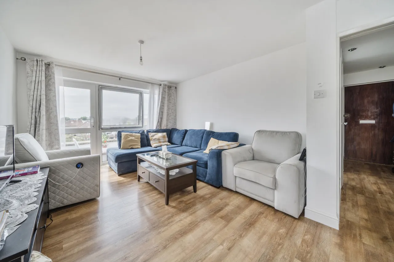 Balmain Close, Ealing, W5, photo 2
