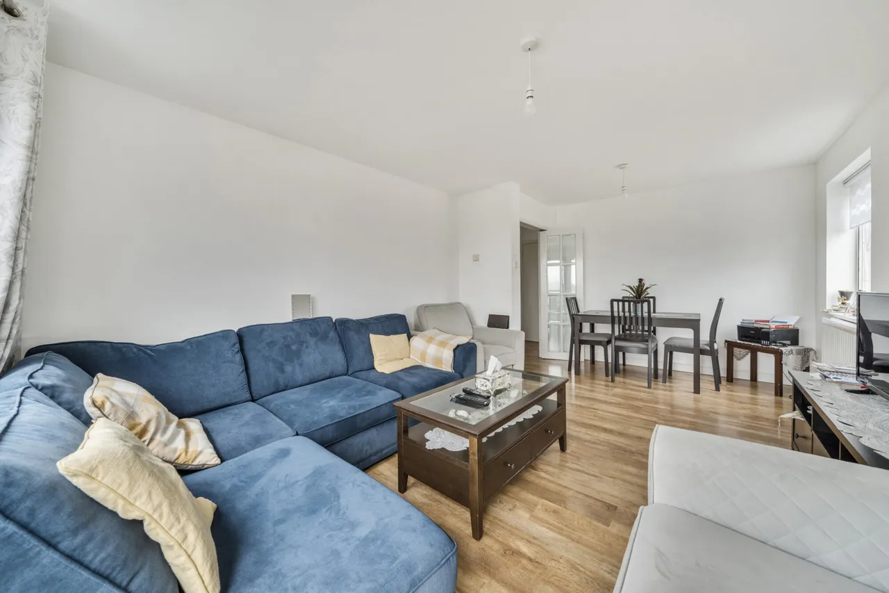 2 bed flat for sale, Balmain Close, Ealing, W5