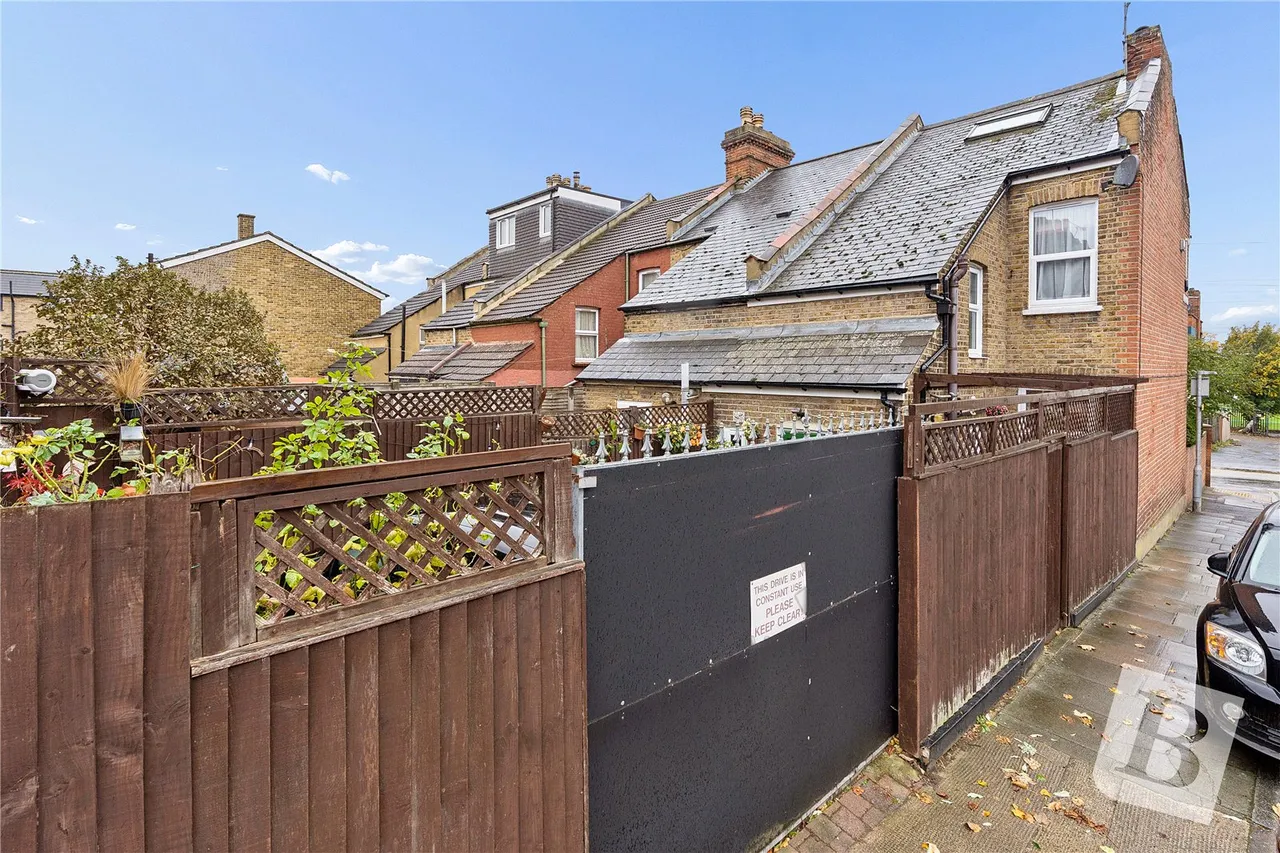 Wrotham Road, Gravesend, DA11, photo 8