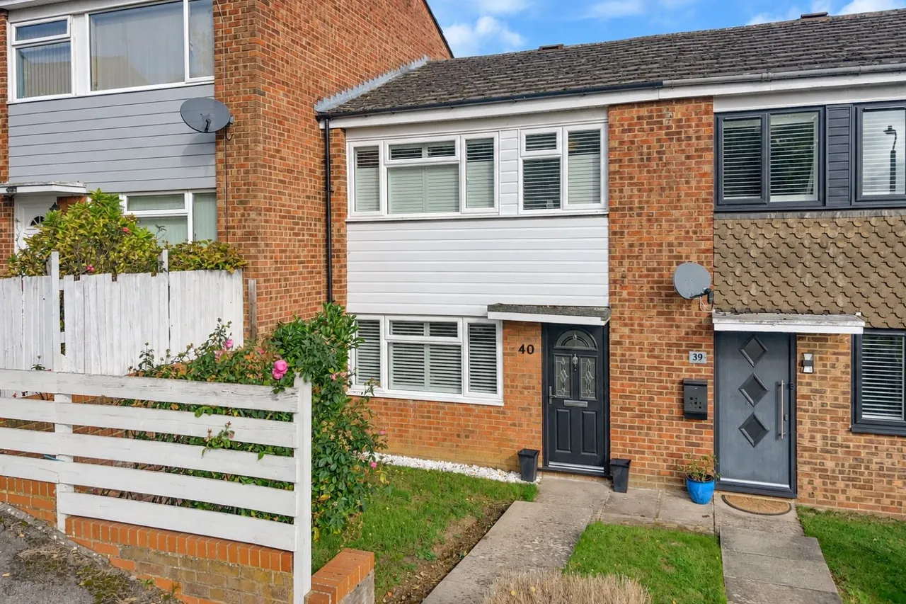 3 bed house for sale, Rowley Furrows, Linslade, LU7