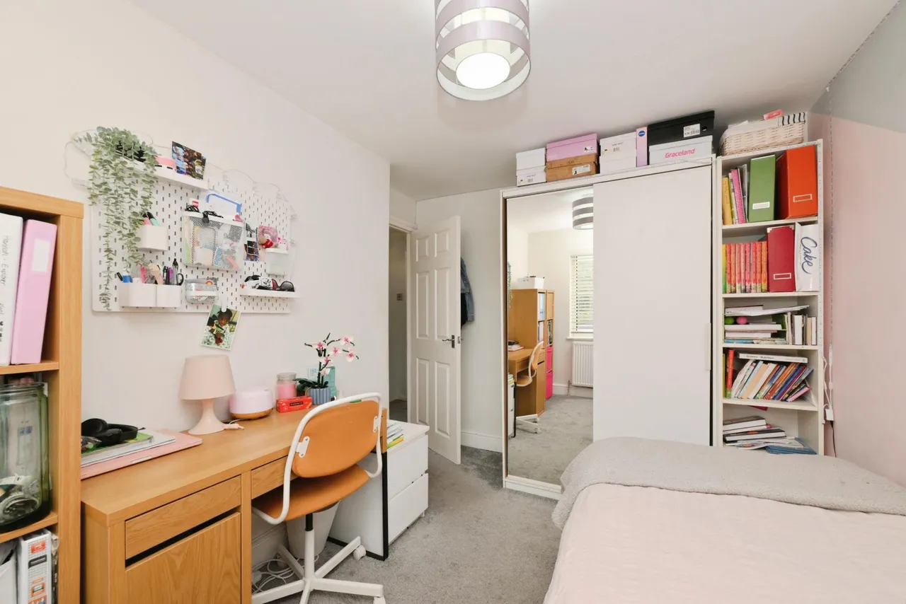 Rainer Close, Waltham Cross, EN8, photo 15