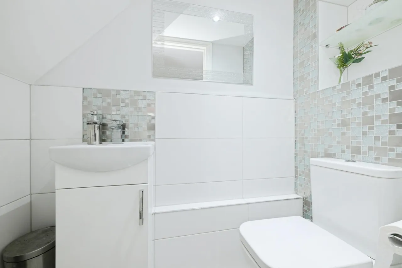 Rainer Close, Waltham Cross, EN8, photo 8