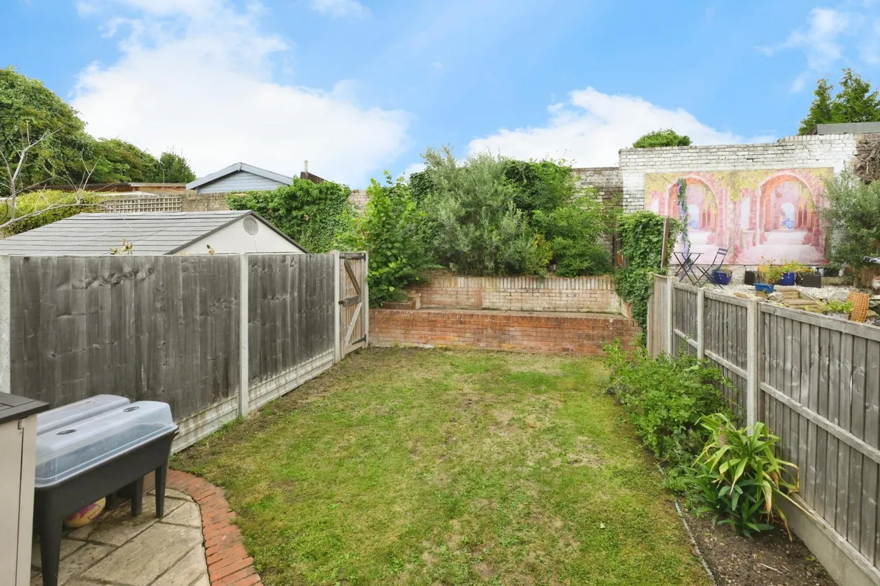 Rainer Close, Waltham Cross, EN8, photo 18