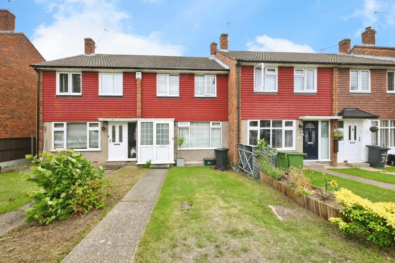 3 bed house for sale, Rainer Close, Waltham Cross, EN8