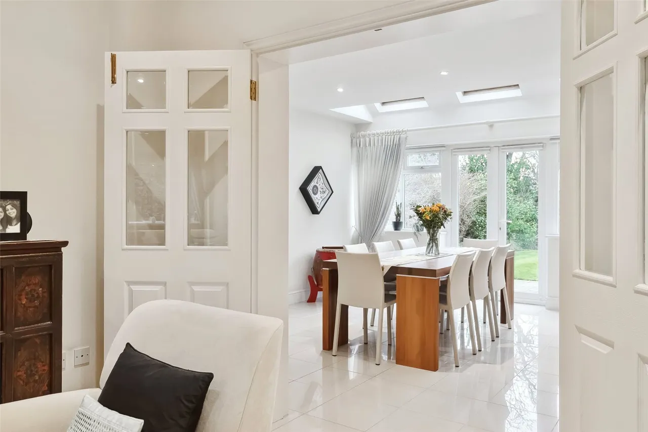 Old Farm Road, Hampton, TW12 3RL, photo 11