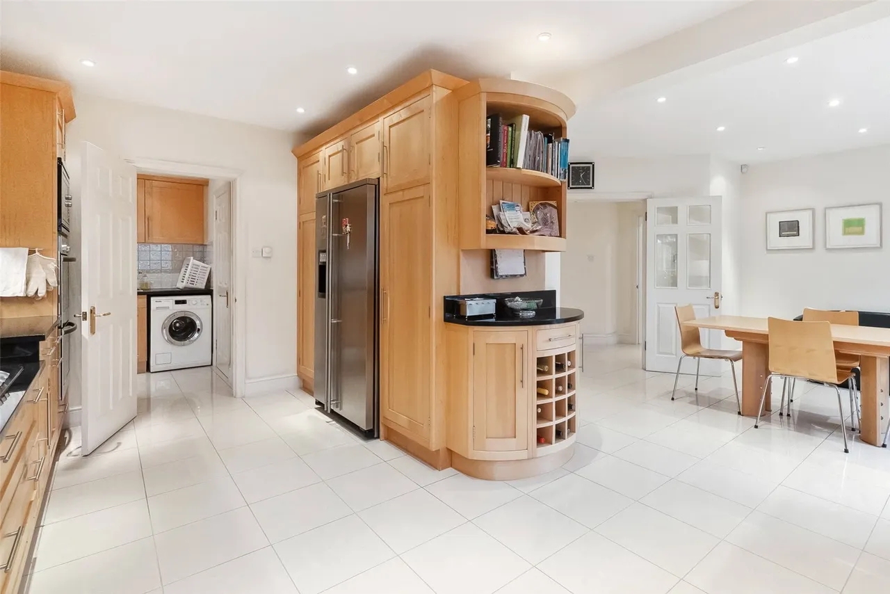 Old Farm Road, Hampton, TW12 3RL, photo 8