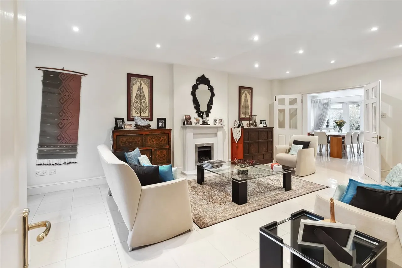 Old Farm Road, Hampton, TW12 3RL, photo 10