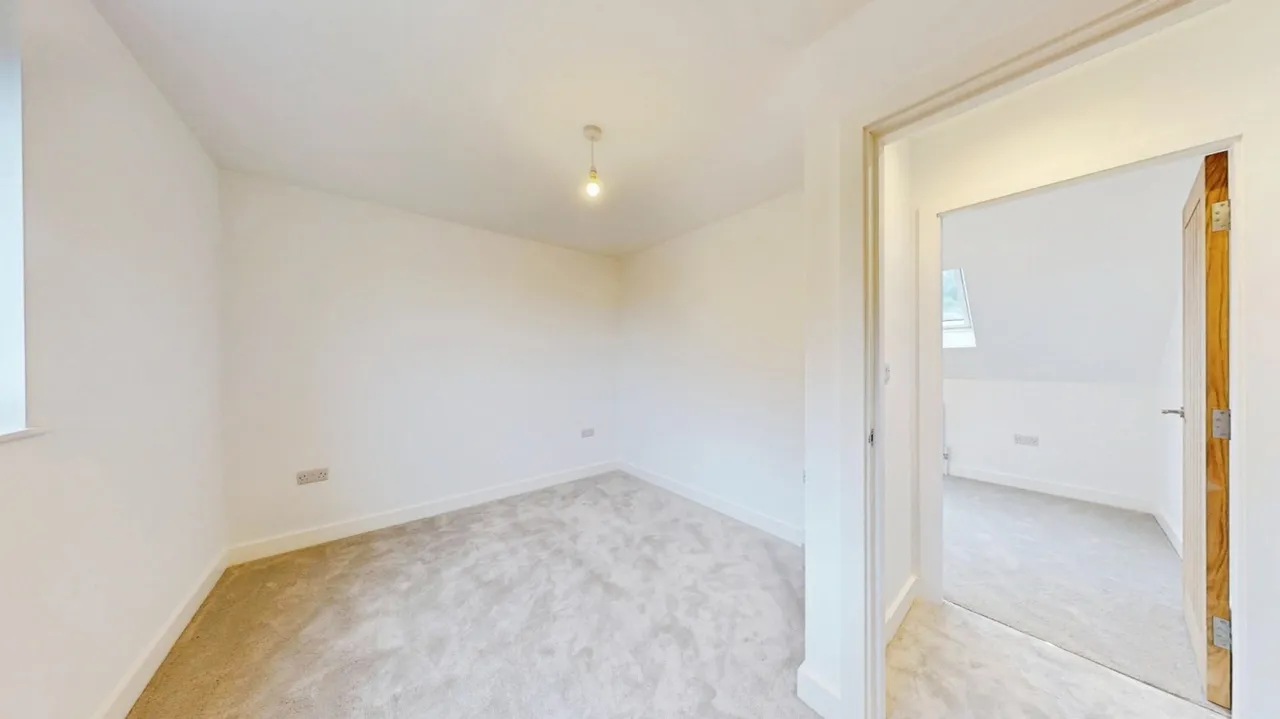 Bradford Road, Otley, LS21, photo 19