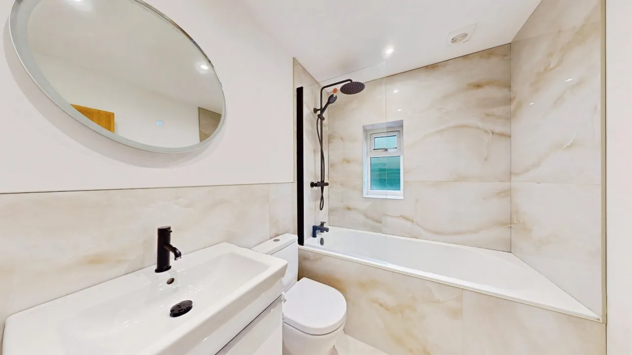 Bradford Road, Otley, LS21, photo 10