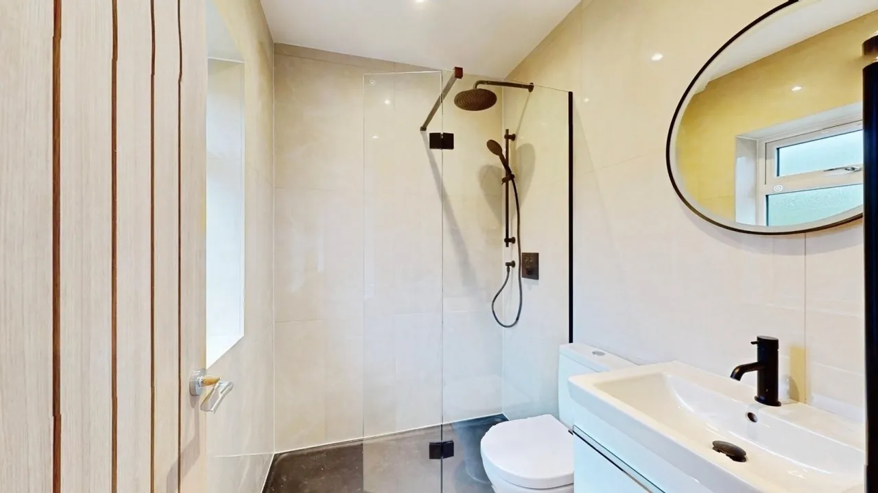 Bradford Road, Otley, LS21, photo 8