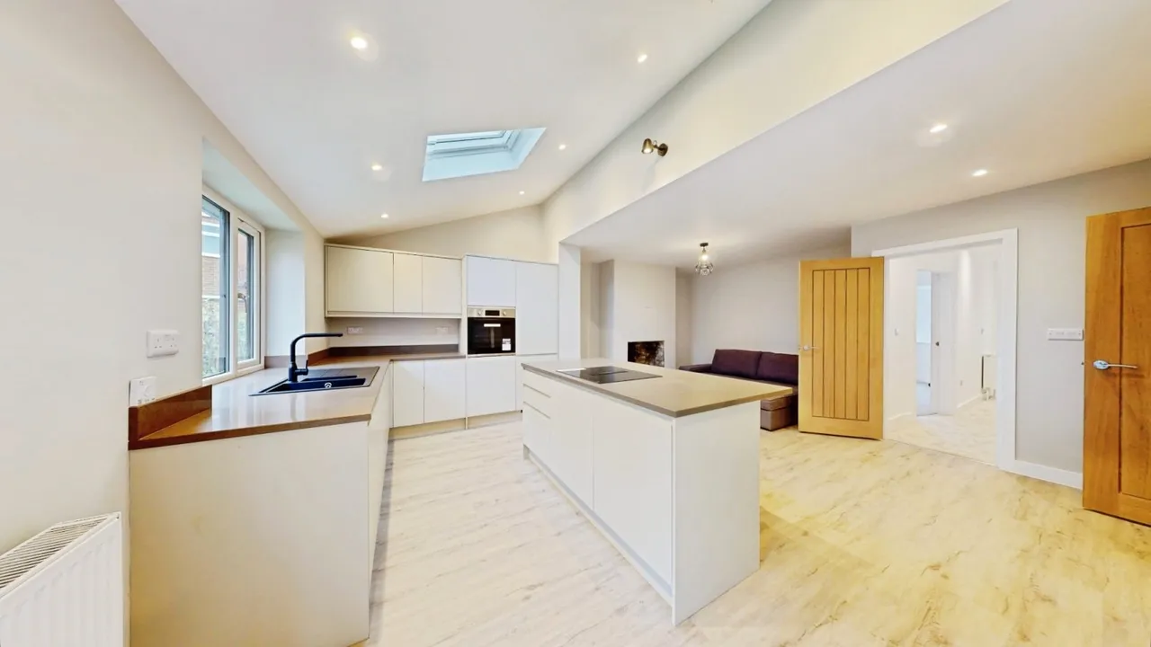 Bradford Road, Otley, LS21, photo 4