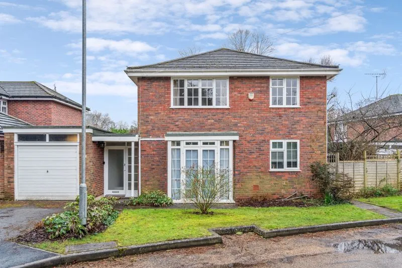 4 bed house for sale — High Elms Close, Northwood