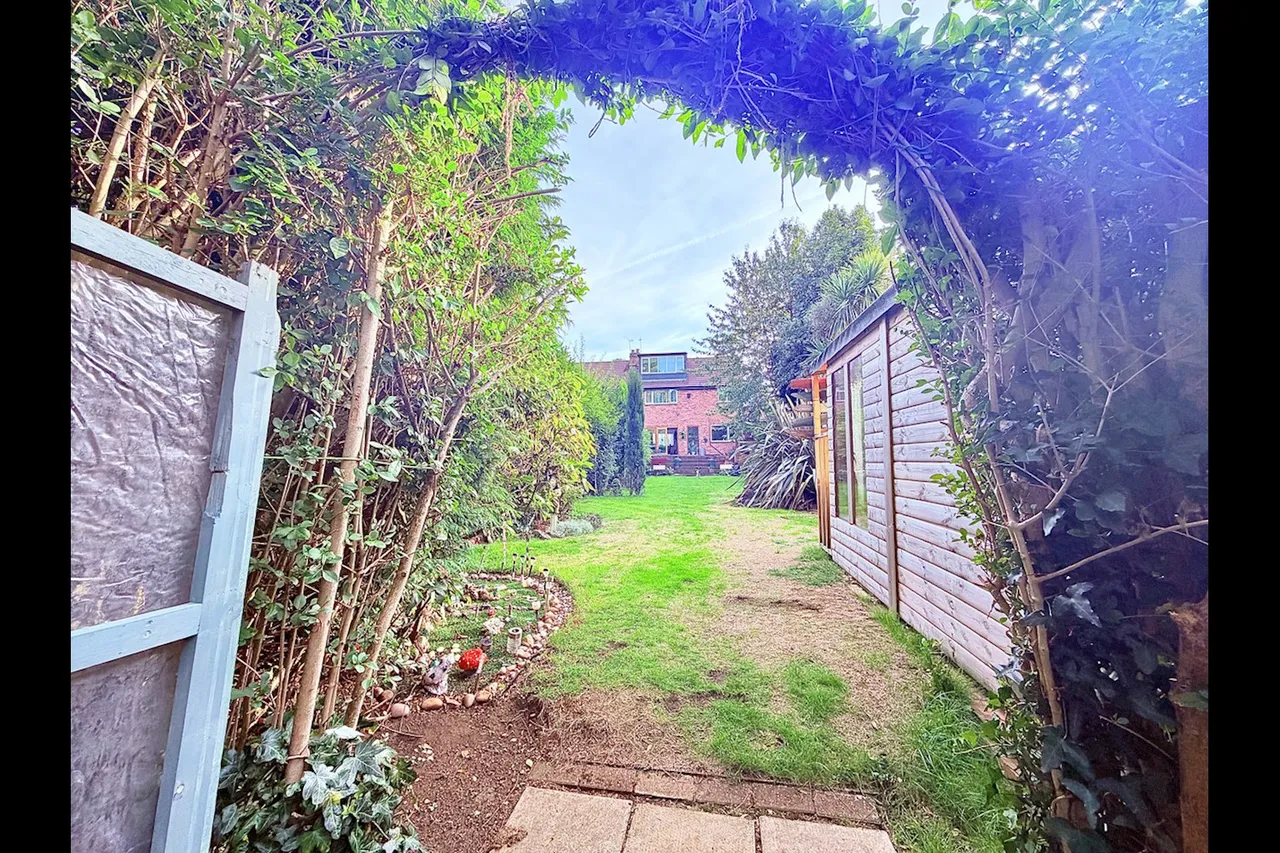 Portland Road, B16, photo 17