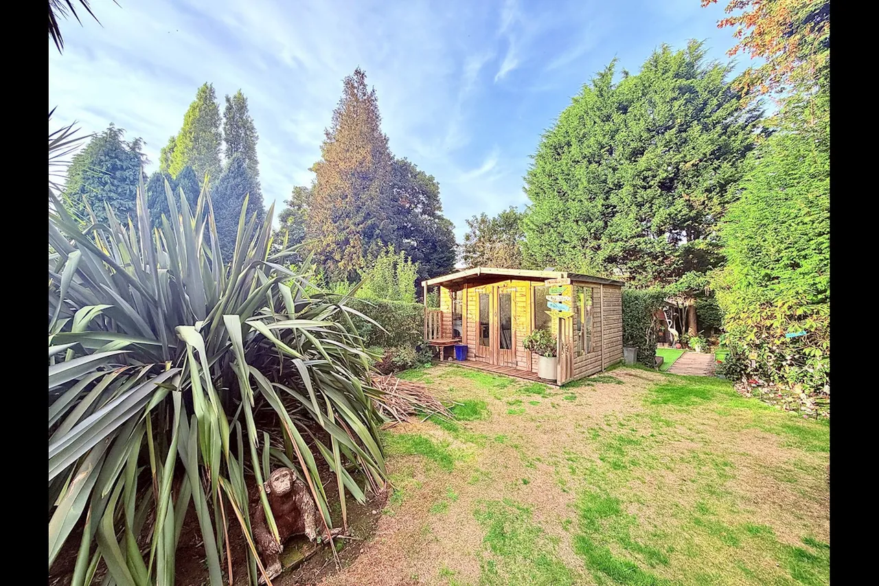 Portland Road, B16, photo 15