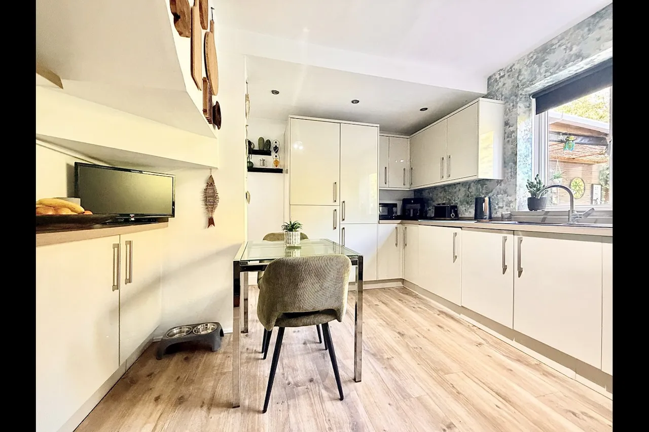 Portland Road, B16, photo 13