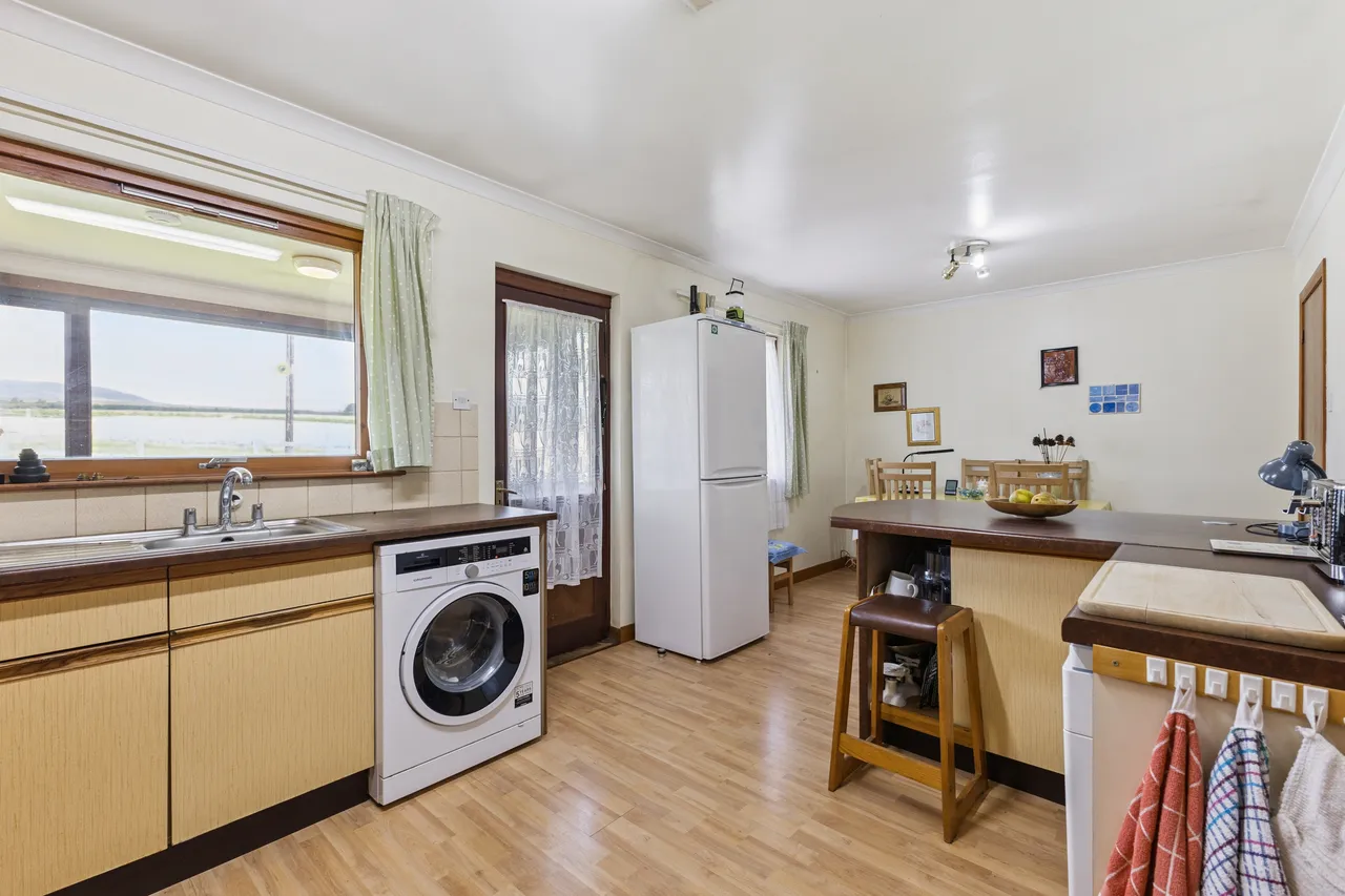 Glenfield Cottage, Logiealmond, PH1, photo 6