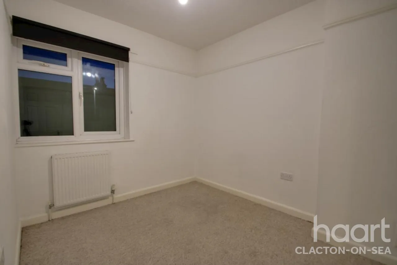 Vansittart Street, CO12, photo 4