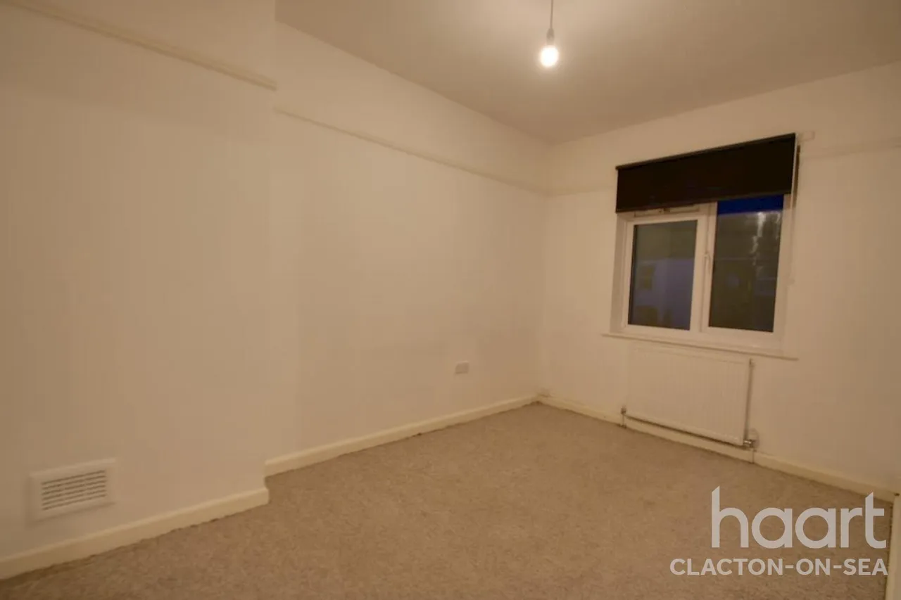 Vansittart Street, CO12, photo 3