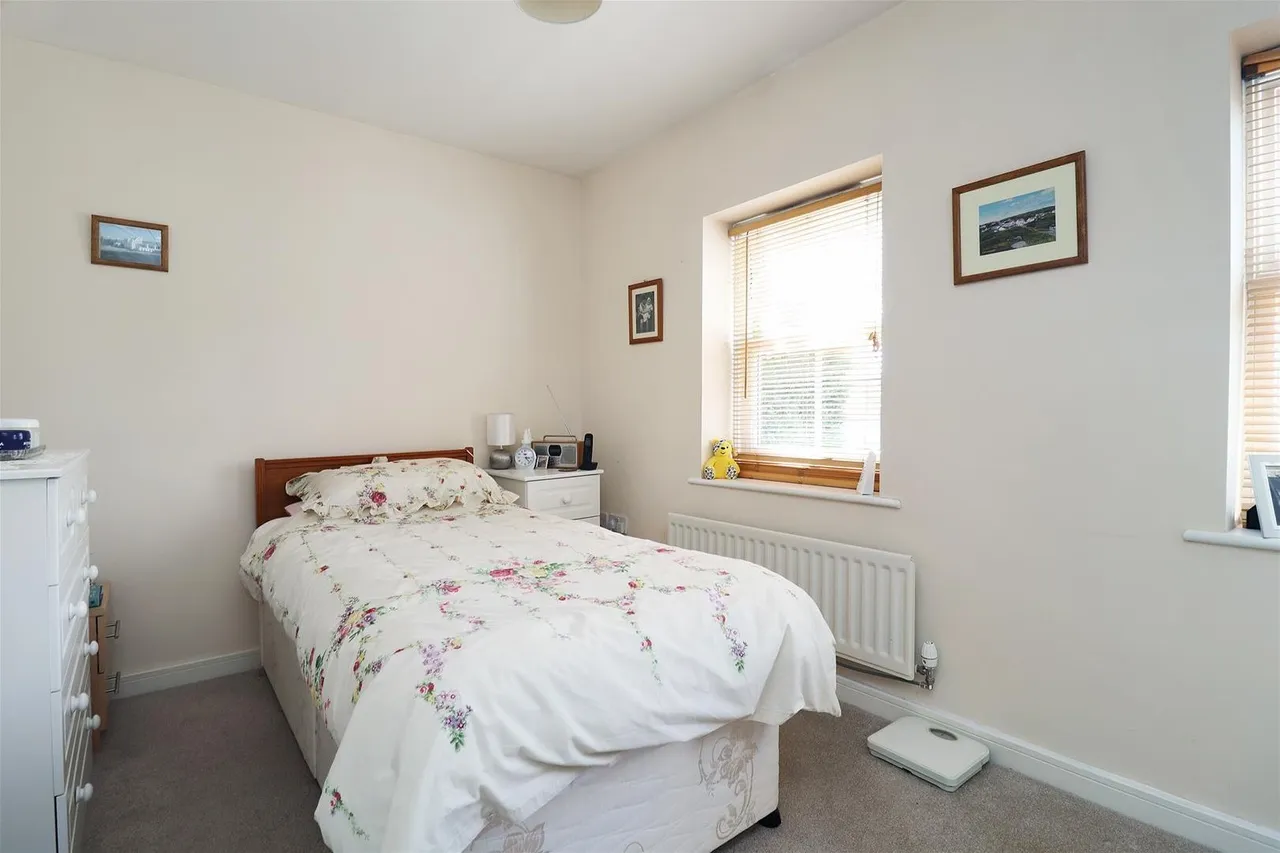 Braystones Close, Timperley, Cheshire WA15 7RB, photo 9