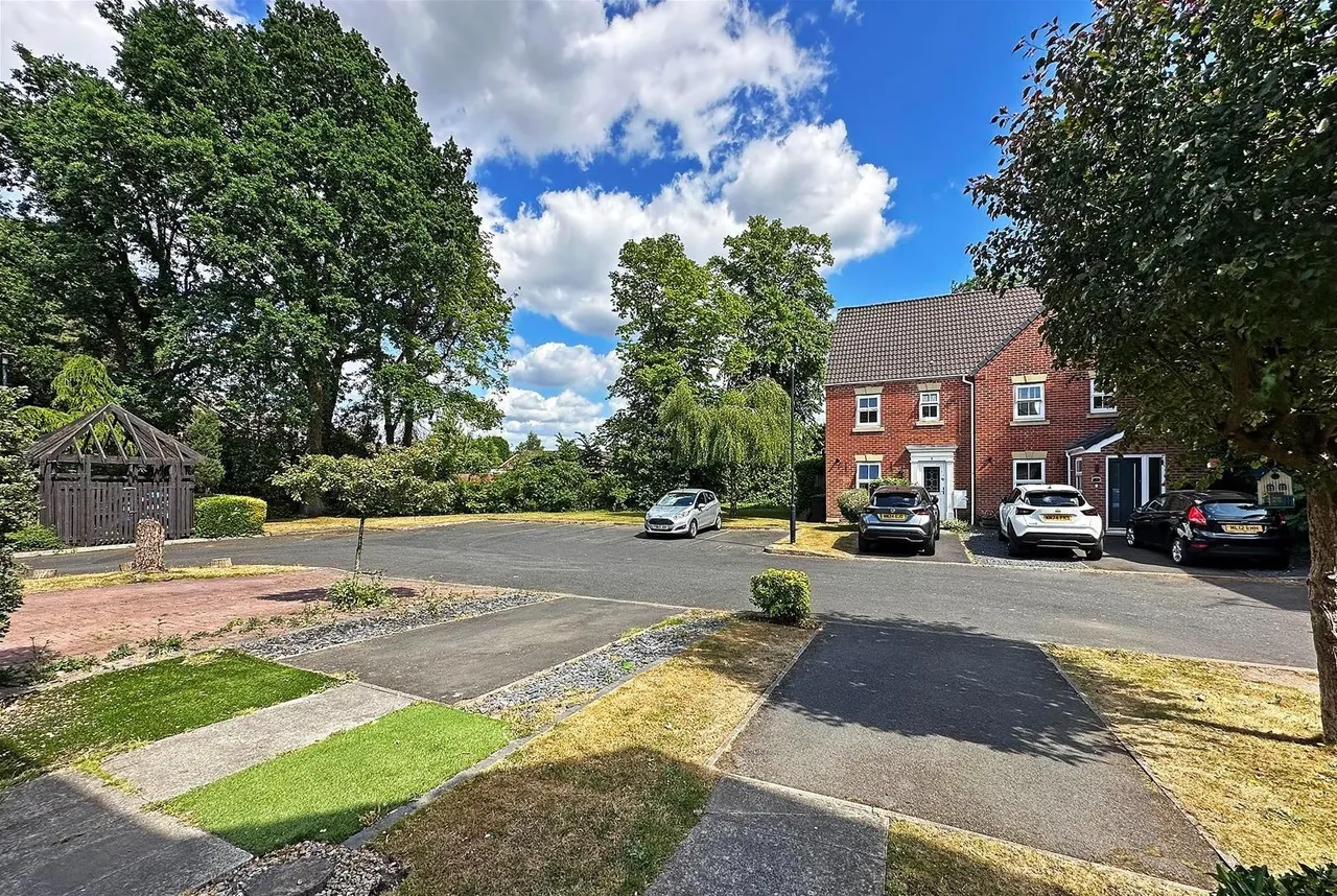 Braystones Close, Timperley, Cheshire WA15 7RB, photo 16