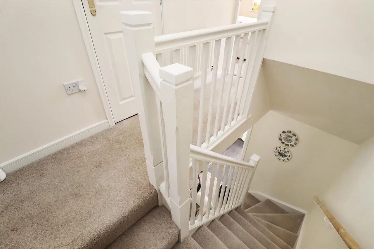 Braystones Close, Timperley, Cheshire WA15 7RB, photo 20