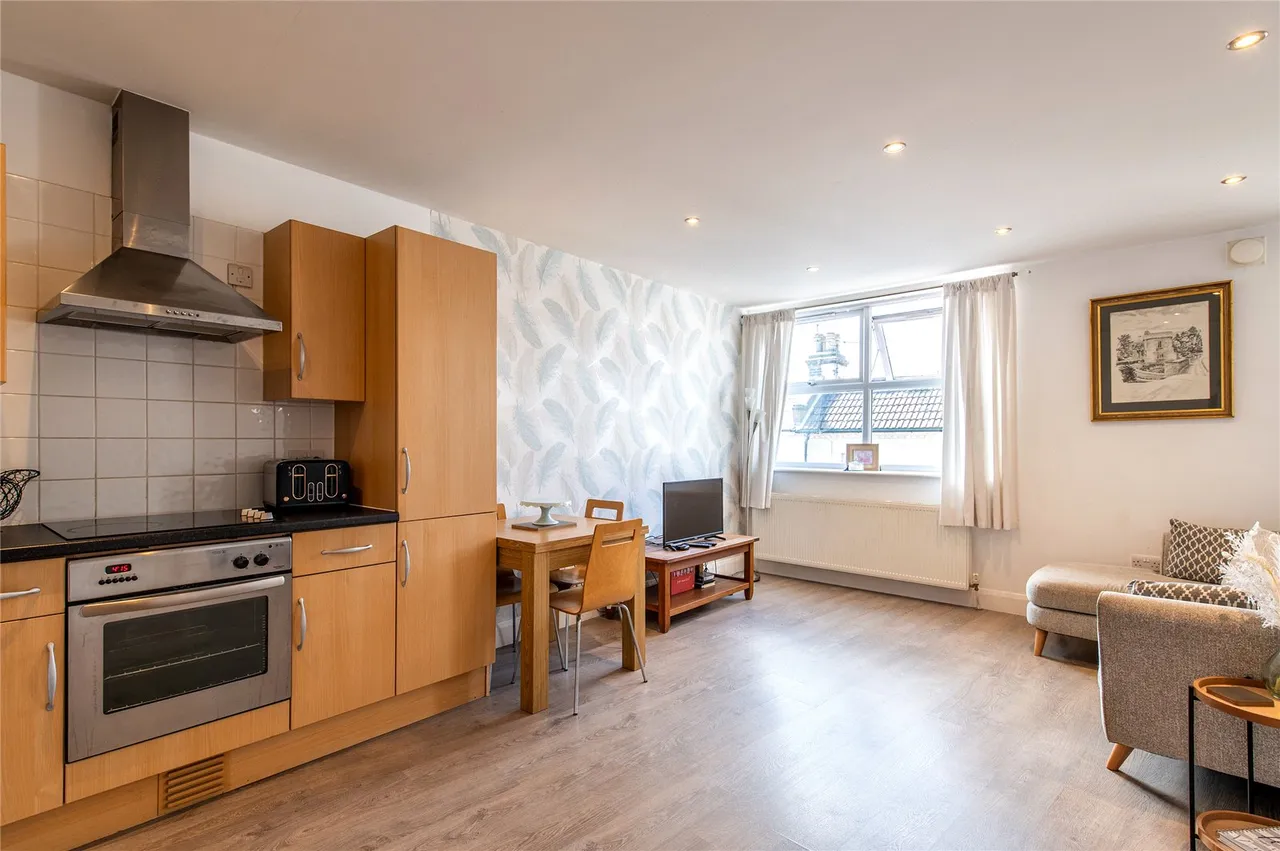 Dover Road East, Northfleet, DA11, photo 4