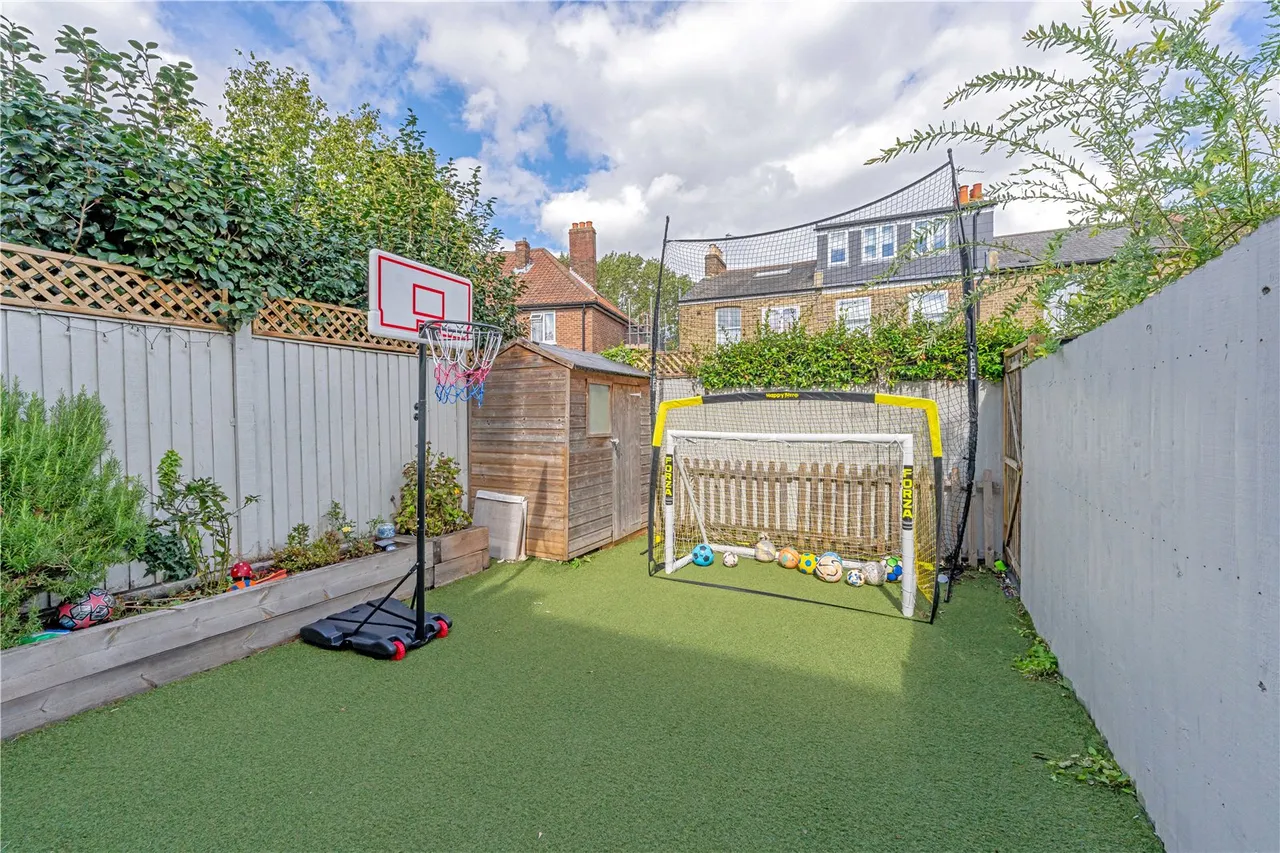 Andover Road, Twickenham, TW2 6PD, photo 2