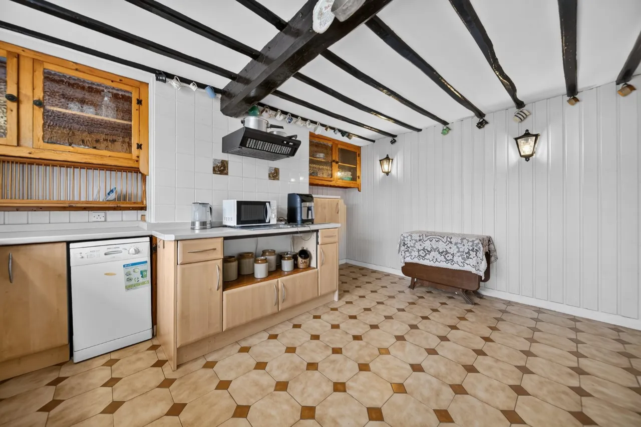 Gildersome Lane, Gildersome, LS27, photo 5