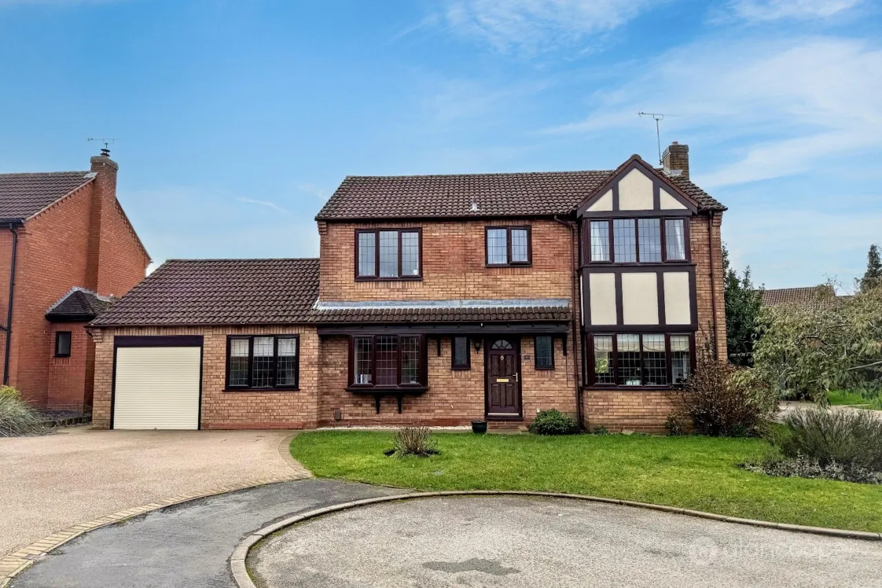 Chichester Close, St Nicolas Park, CV11, photo 31