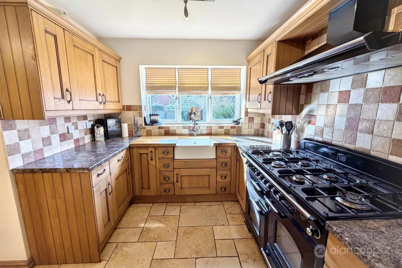 Chichester Close, St Nicolas Park, CV11, photo 12