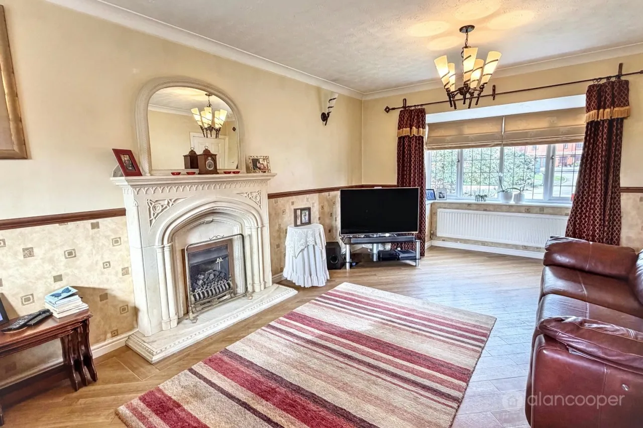 Chichester Close, St Nicolas Park, CV11, photo 3