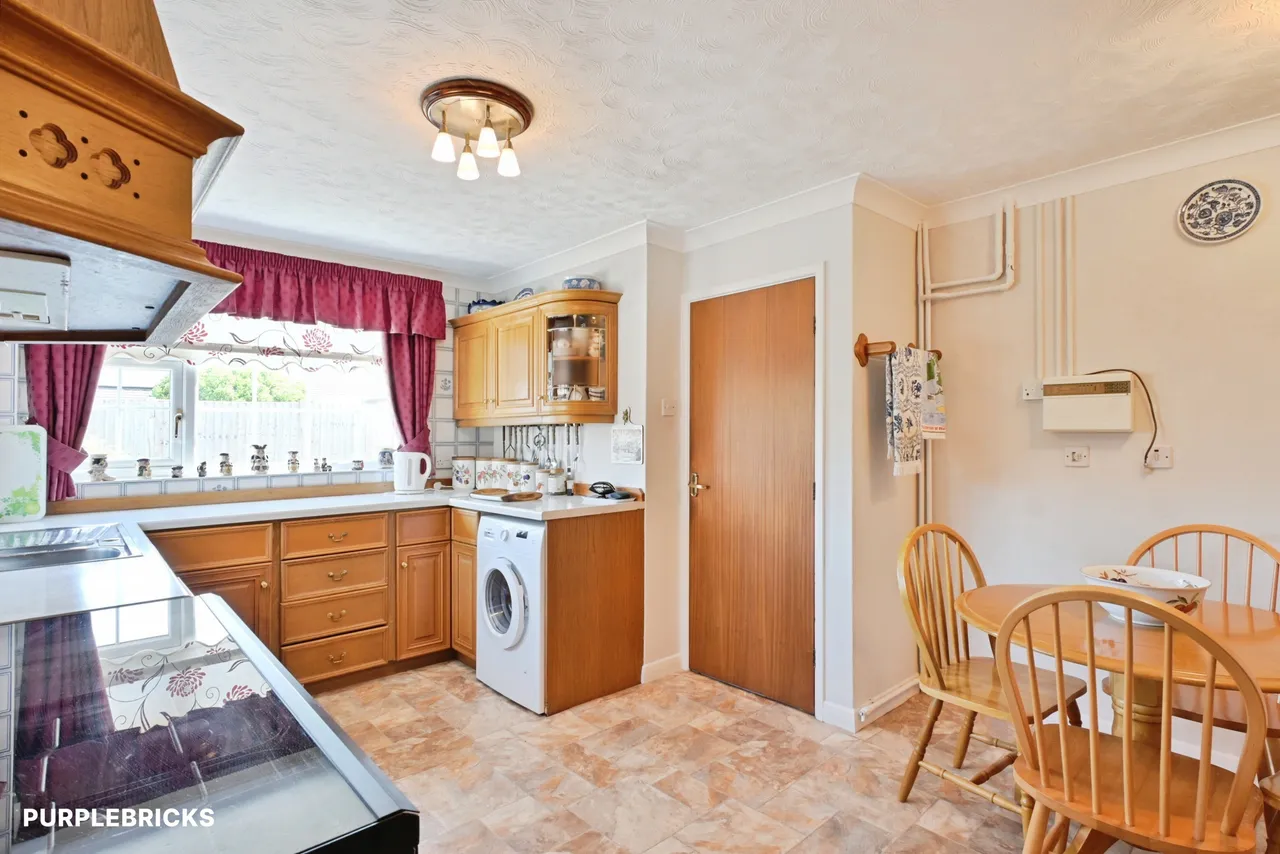 Lilburn Drive, Spalding, PE11, photo 13