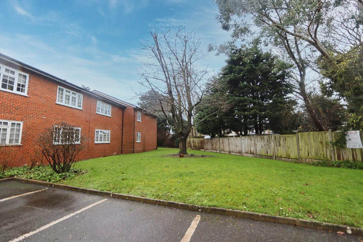 Barkwood Close, Romford, Essex, RM7 7AG, photo 11