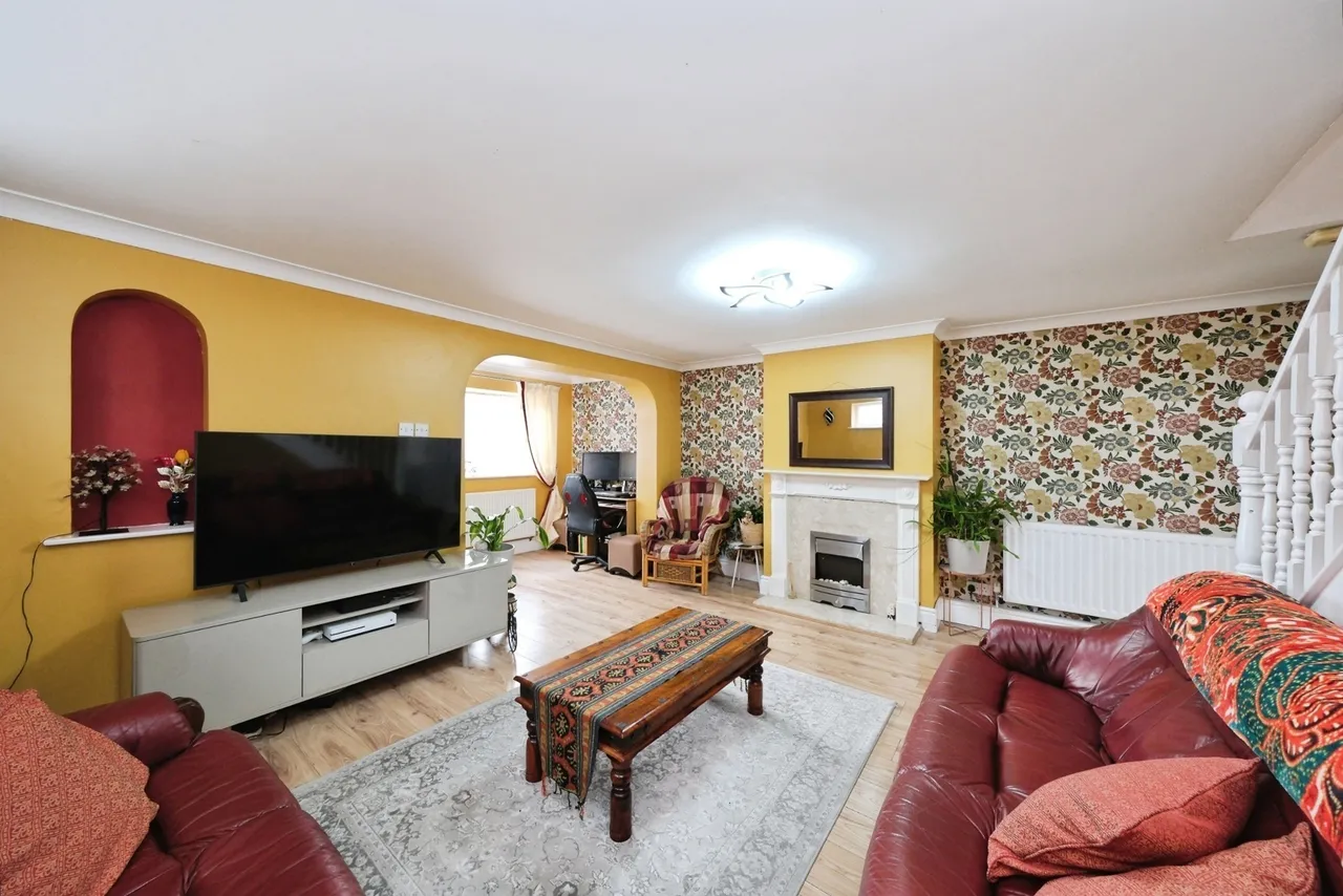 Colby Close, Forest Town, Mansfield, Nottinghamshire, NG19, photo 2